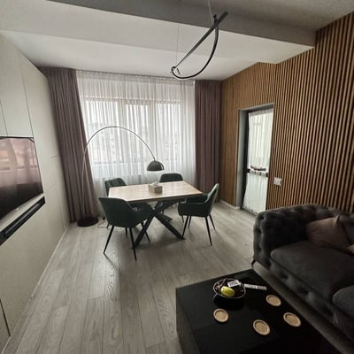 Alquiler de un elegante apartamento de 2 habitaciones, 64 m², Sector 6, Bucarest, Rumanía